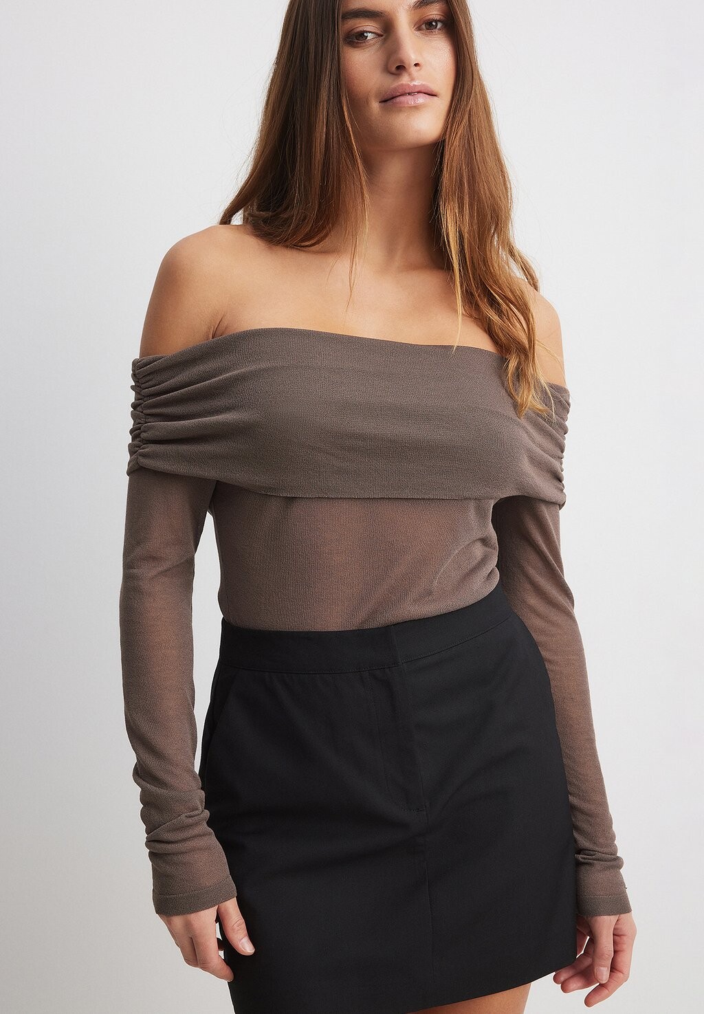 

Вязаный свитер DRAPIERTES FEIN NA-KD, цвет light brown