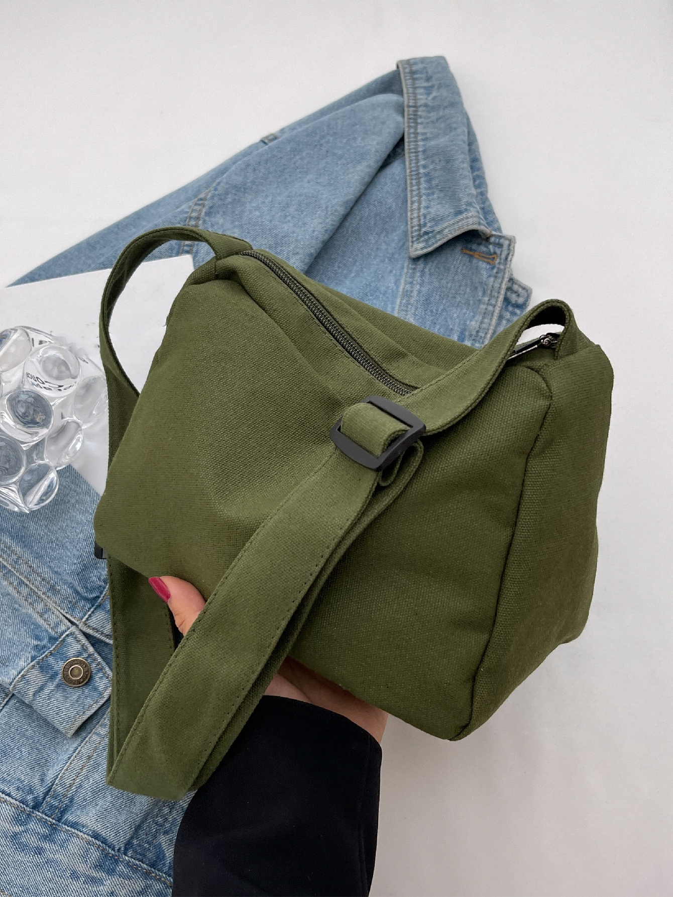 Женская простая повседневная однотонная холщовая сумка через плечо, армейский зеленый минималистская квадратная сумка с клапаном и двойной ручкой белый