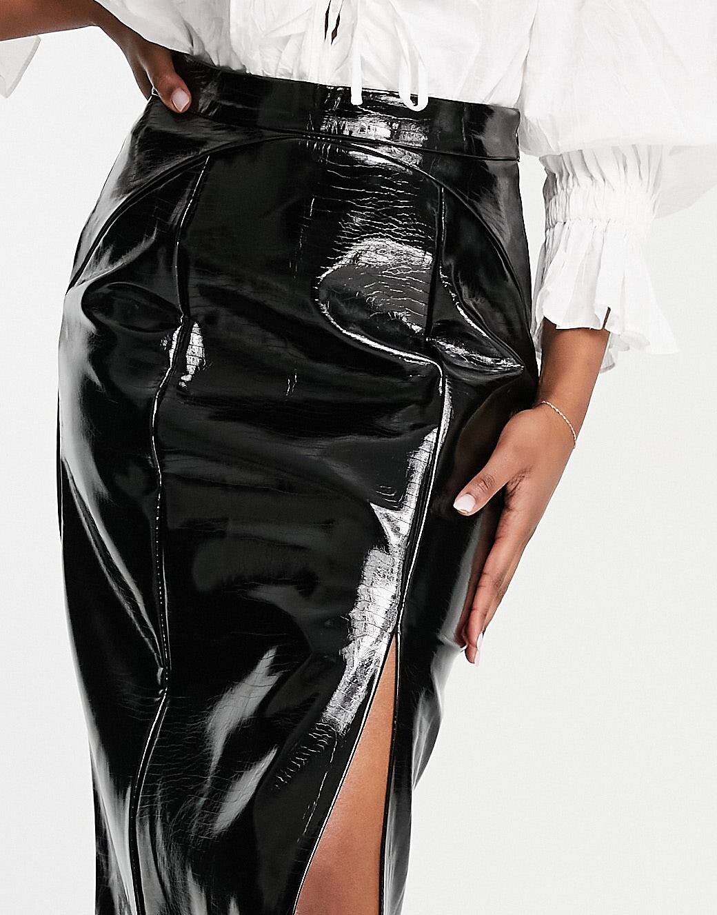 

Черная юбка миди из искусственной кожи под крокодила Topshop