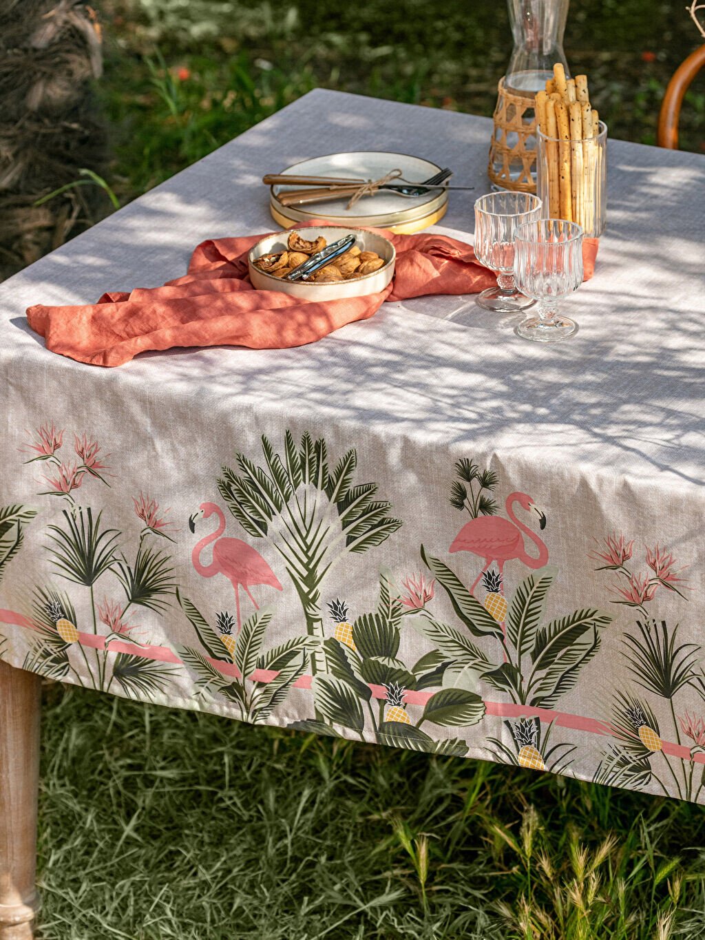 

Скатерть с принтом фламинго 150x200 см LCW Home