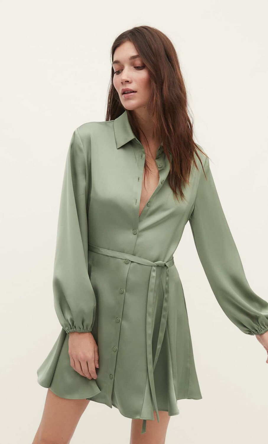 

Короткое атласное платье godet Stradivarius, хаки