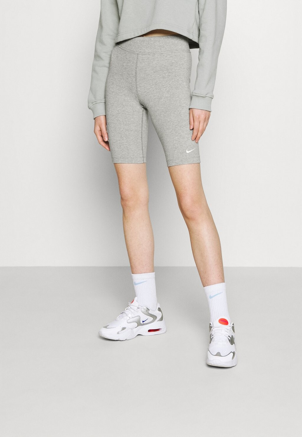 

Шорты Nike