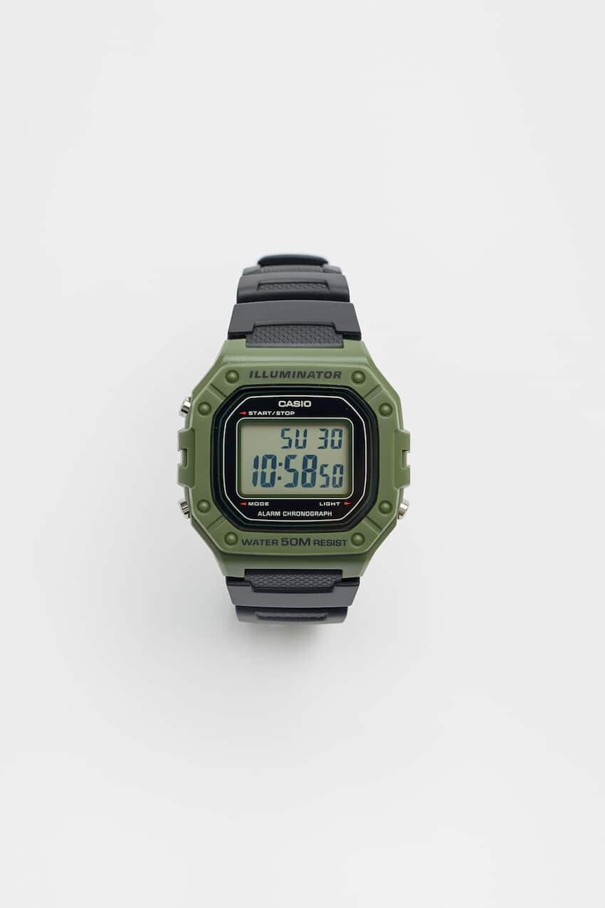 

Зеленые цифровые часы Casio W-218H-3AVEF Pull&Bear