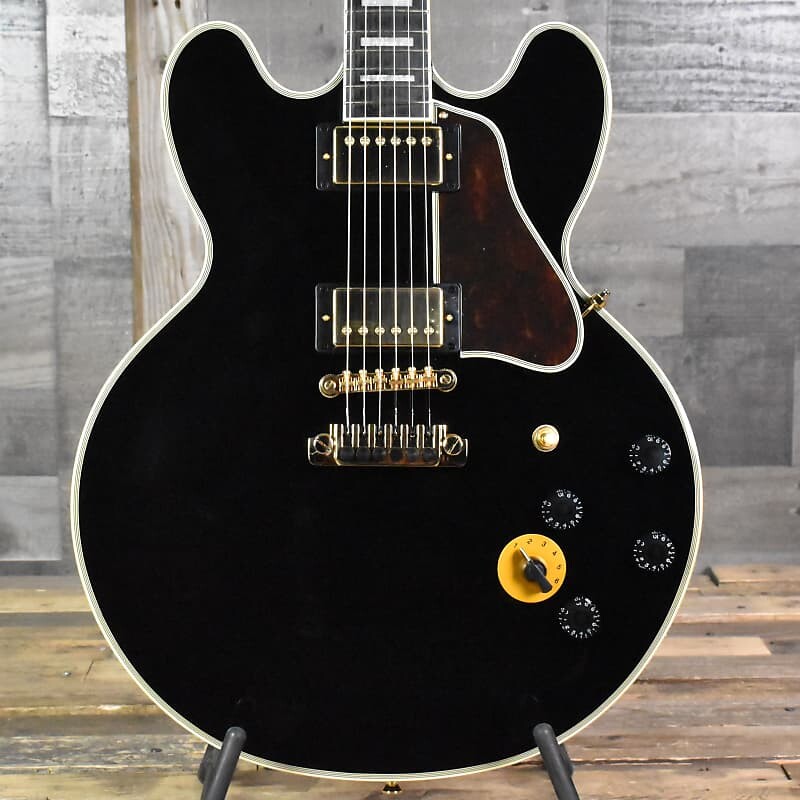

Epiphone BB King Lucille - черное дерево с футляром
