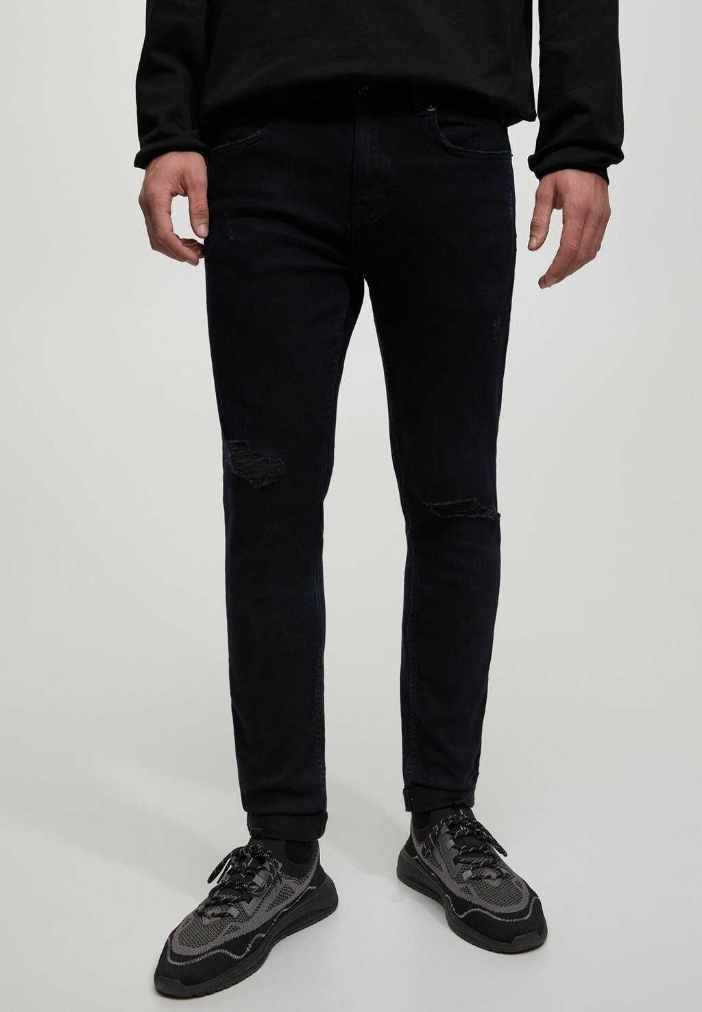 

Узкие джинсы PULL&BEAR