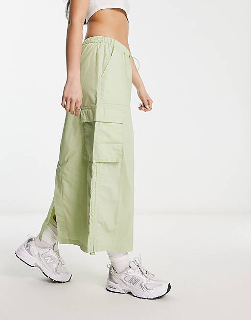 

Светлая юбка-карго со сборками по бокам ASOS DESIGN