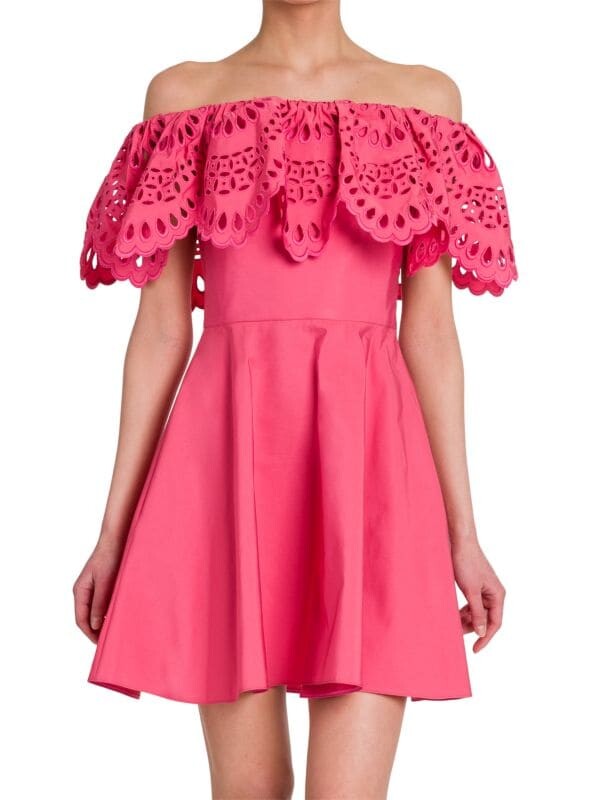 

Платье с вышивкой и люверсами Valentino Pink