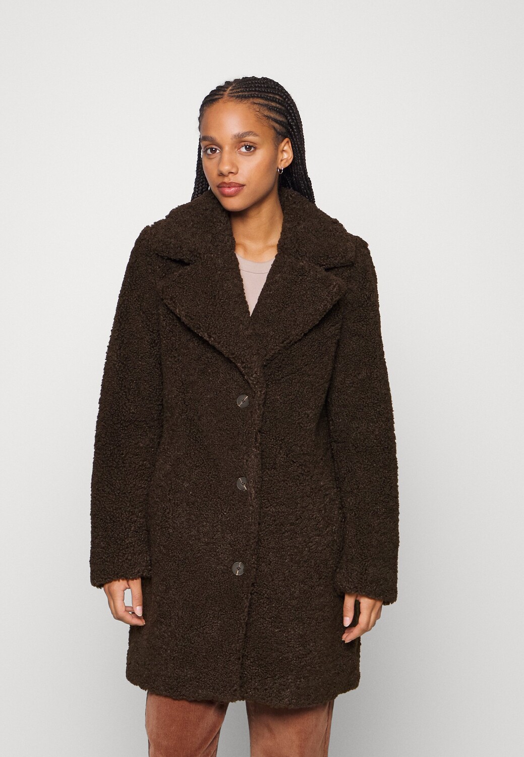 

Пальто Vero Moda на пуговицах, кофеный, Коричневый