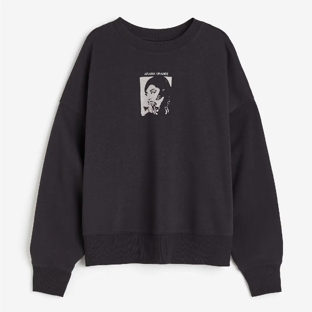 

Свитшот H&M Printed Ariana Grande, черный