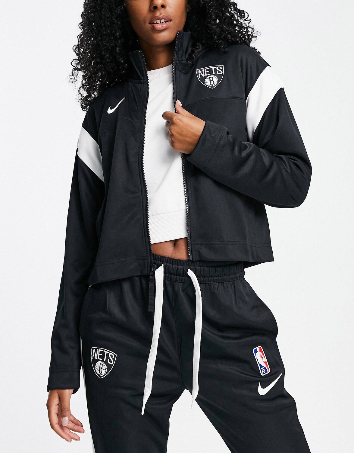 

Черный спортивный костюм Nike Basketball NBA Brooklyn Nets Courtside