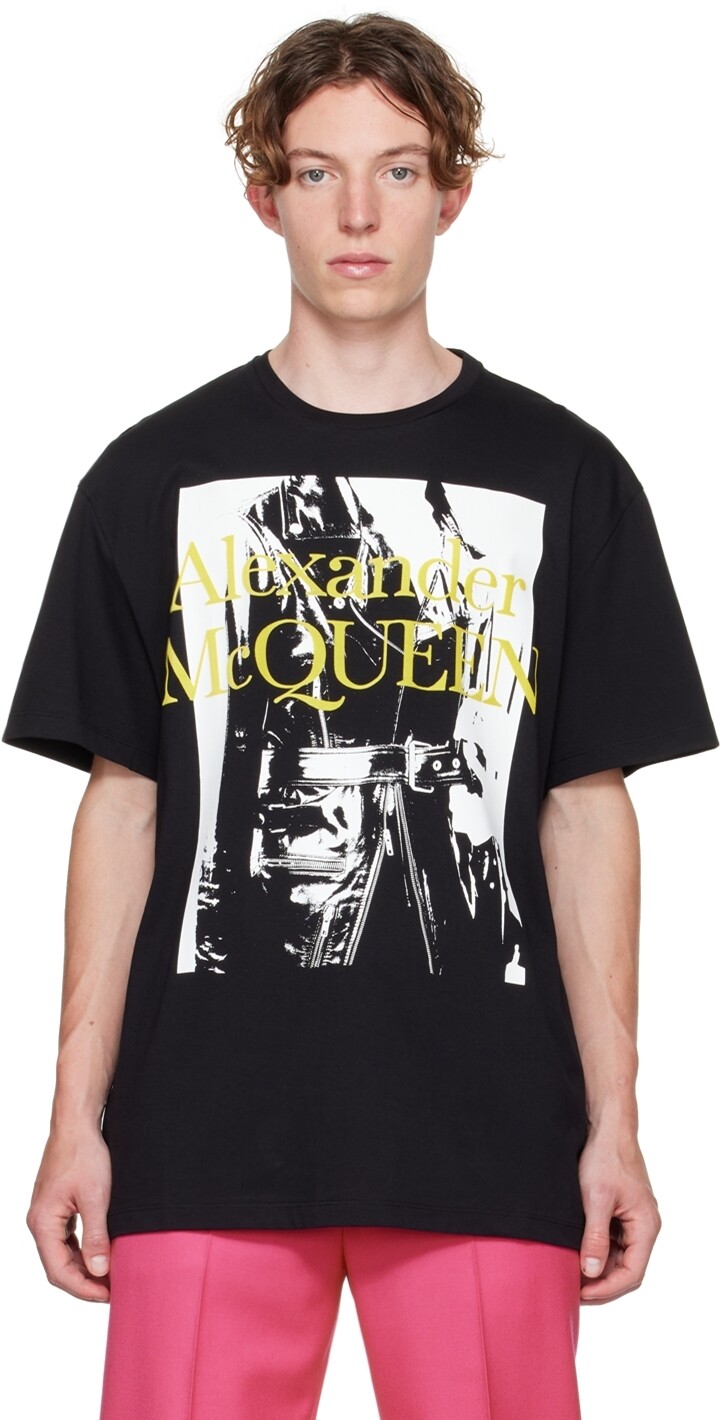 

Черная футболка с логотипом Alexander McQueen