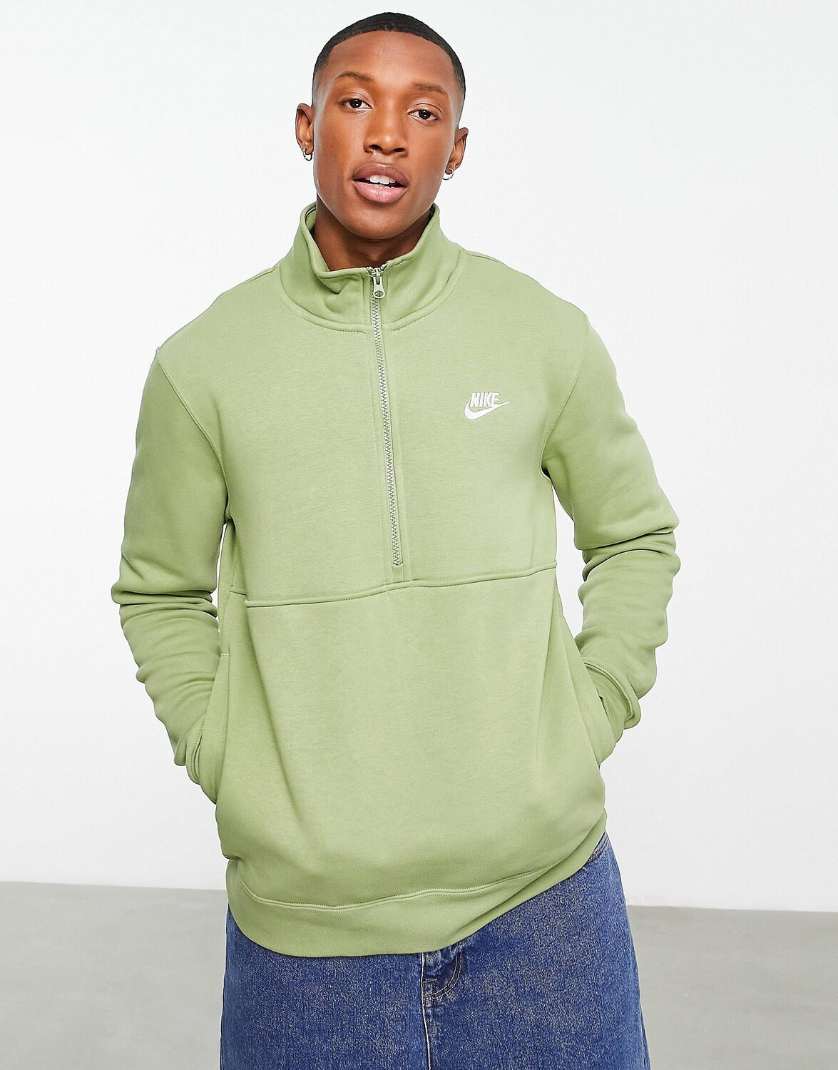 

Зеленый свитшот на молнии Nike Club 1/4