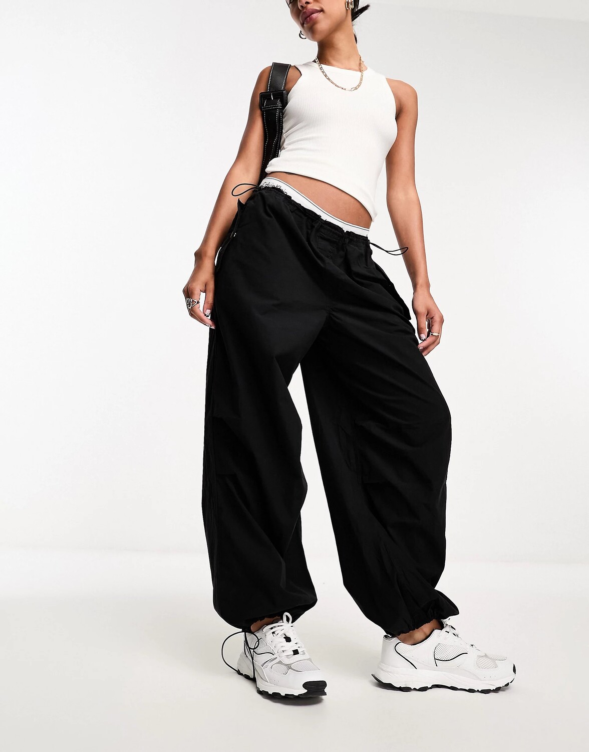 

Брюки-карго River Island Low Rise Parachute, черный
