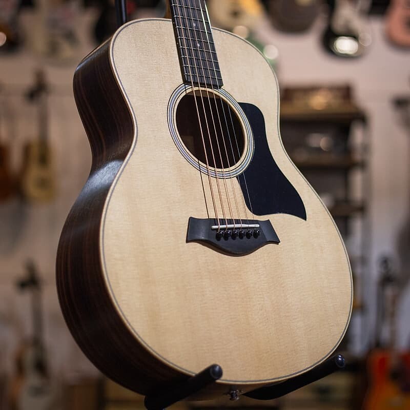 

Taylor GS Mini Rosewood Acoustic с жесткой сумкой GS Mini