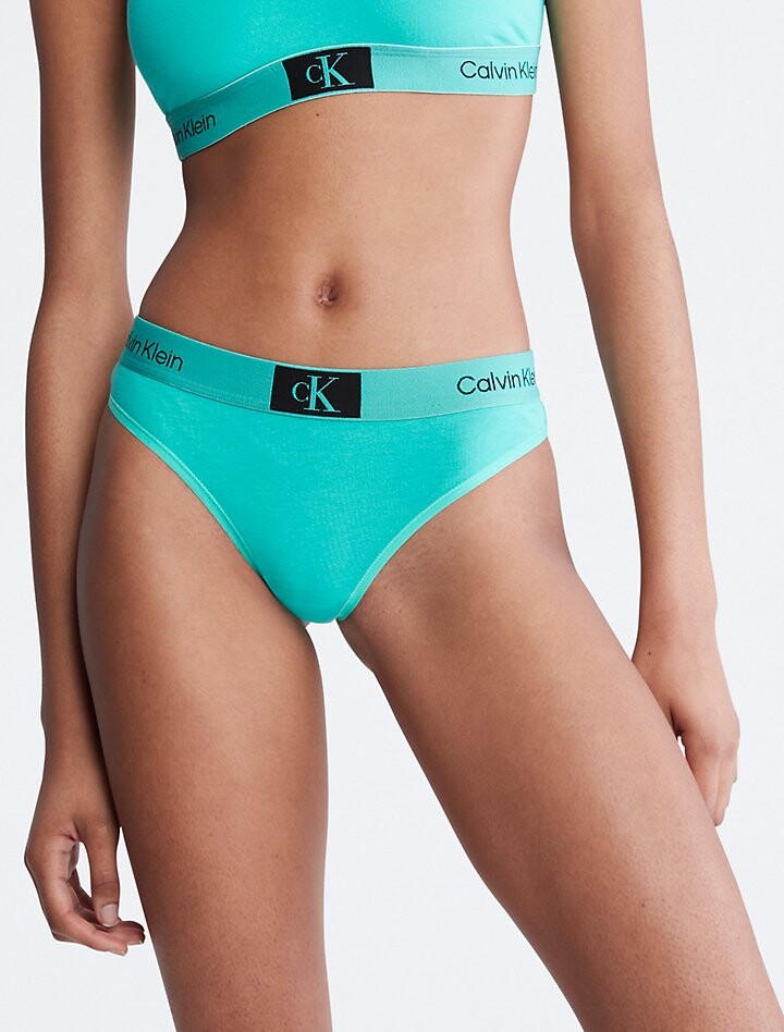 

Современные стринги Calvin Klein 1996 Calvin Klein