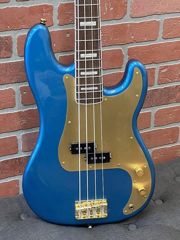 

Squier 40TH Anniversary PRECISION BASS, GOLD EDITION, Lake Placid Blue