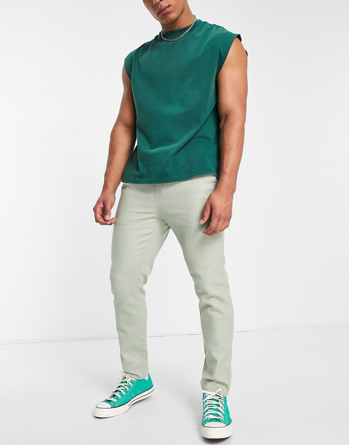 

Светло-хаки узкие брюки из смеси льна ASOS DESIGN