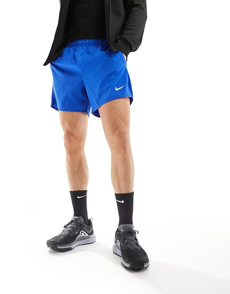 

Ярко-синие шорты Nike Running Challenger Dri-FIT размером 5 дюймов