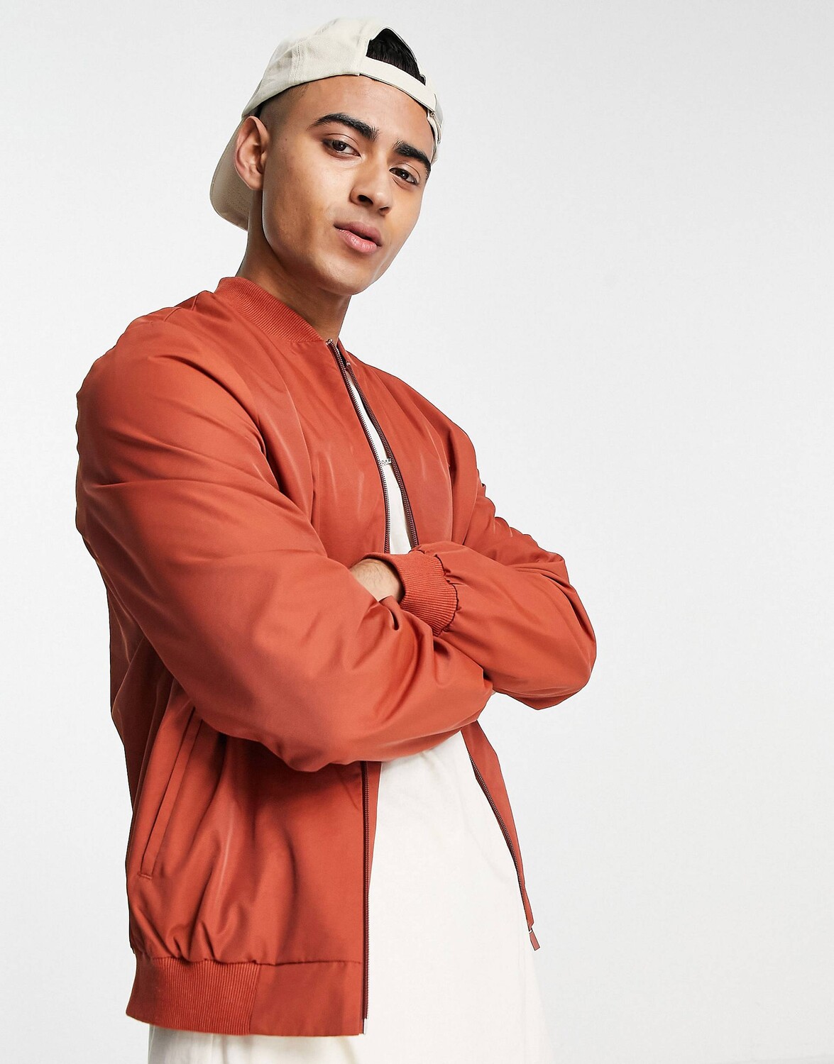 

Легкий бомбер ржавого цвета ASOS DESIGN