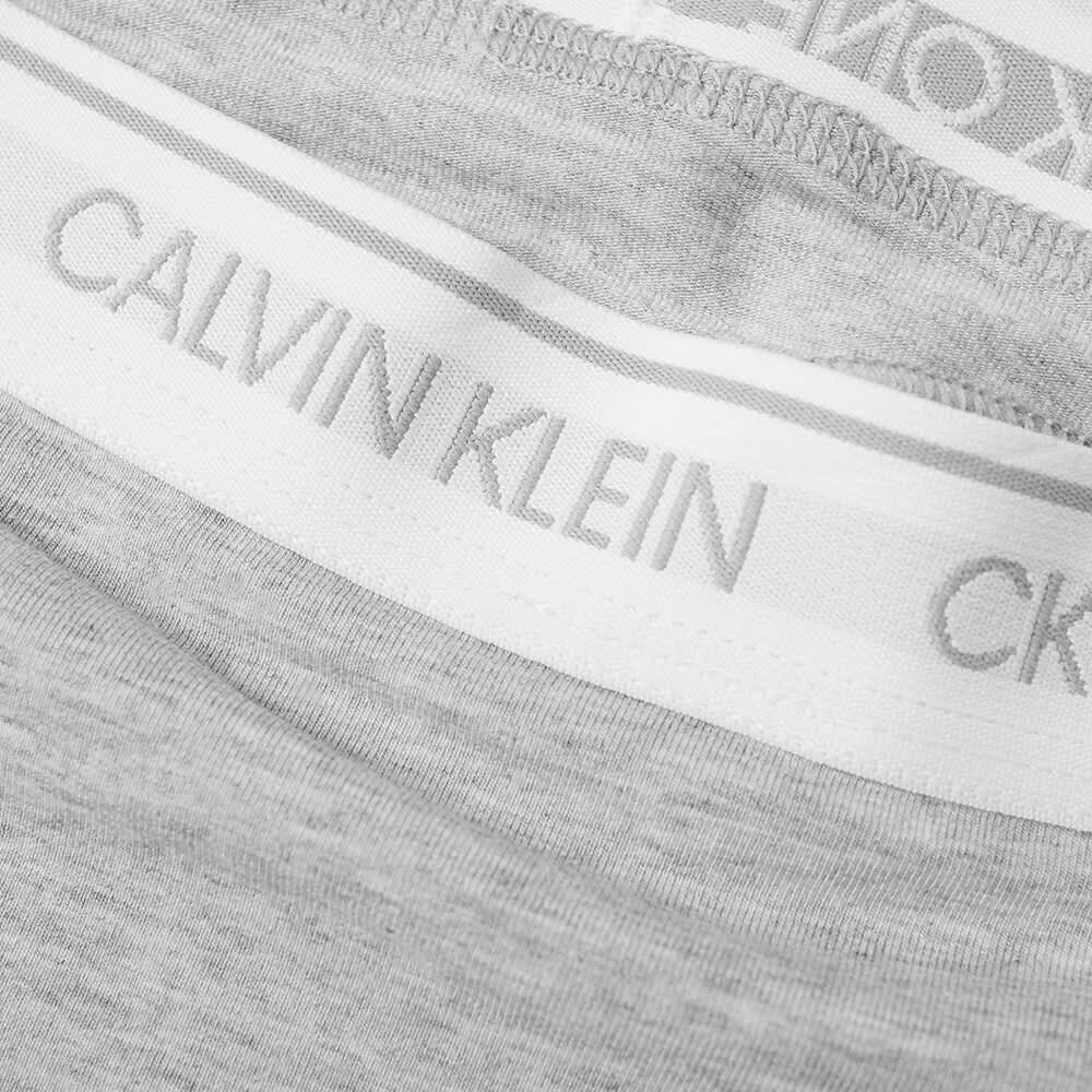 

Стринги Calvin Klein