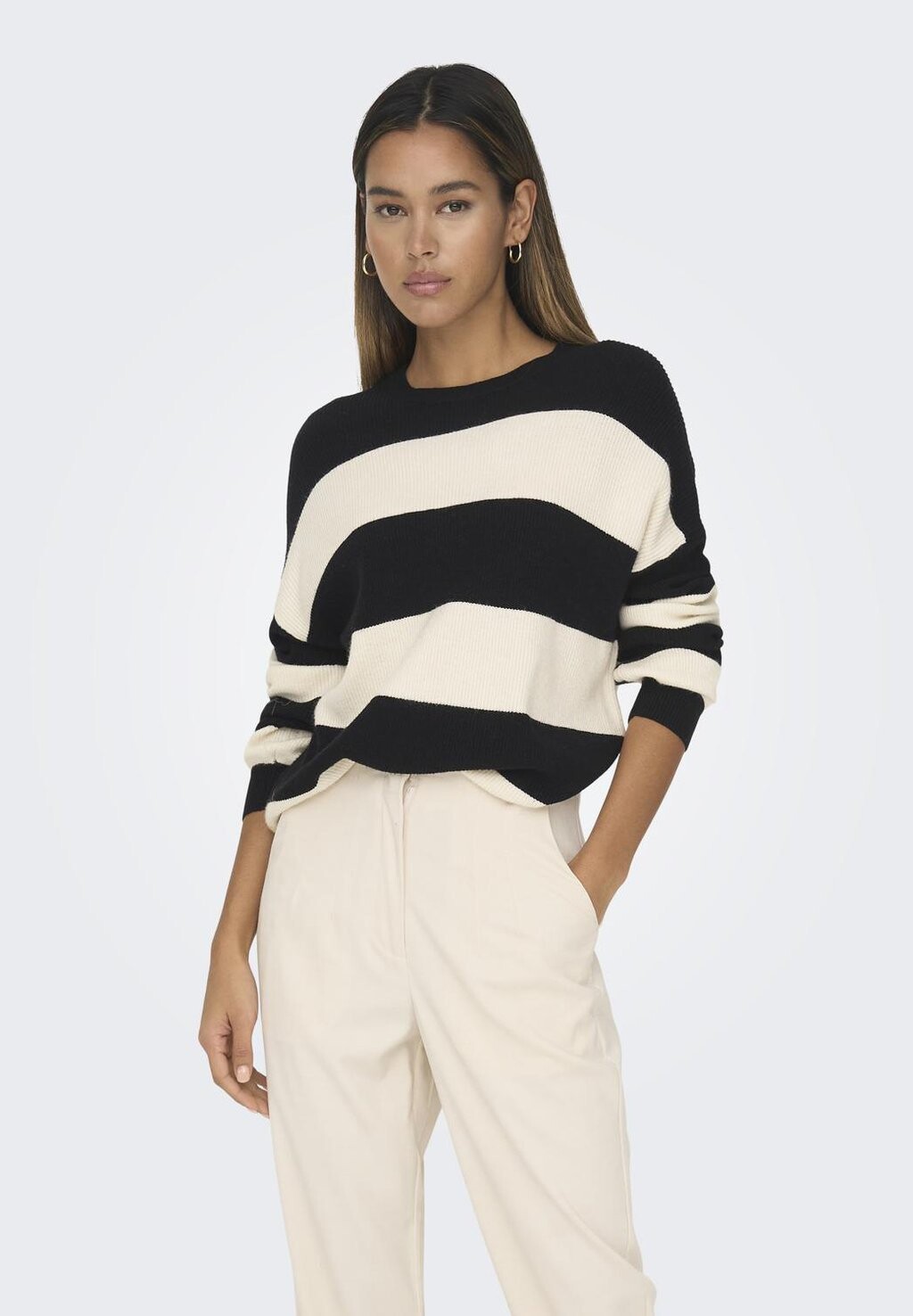 

Свитшот ONLY ОНЛАТИЯ, цвет black whitecap/gray melange