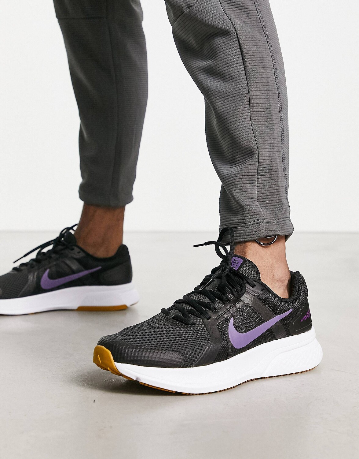

Черно-фиолетовые кроссовки Nike Running Run Swift 2