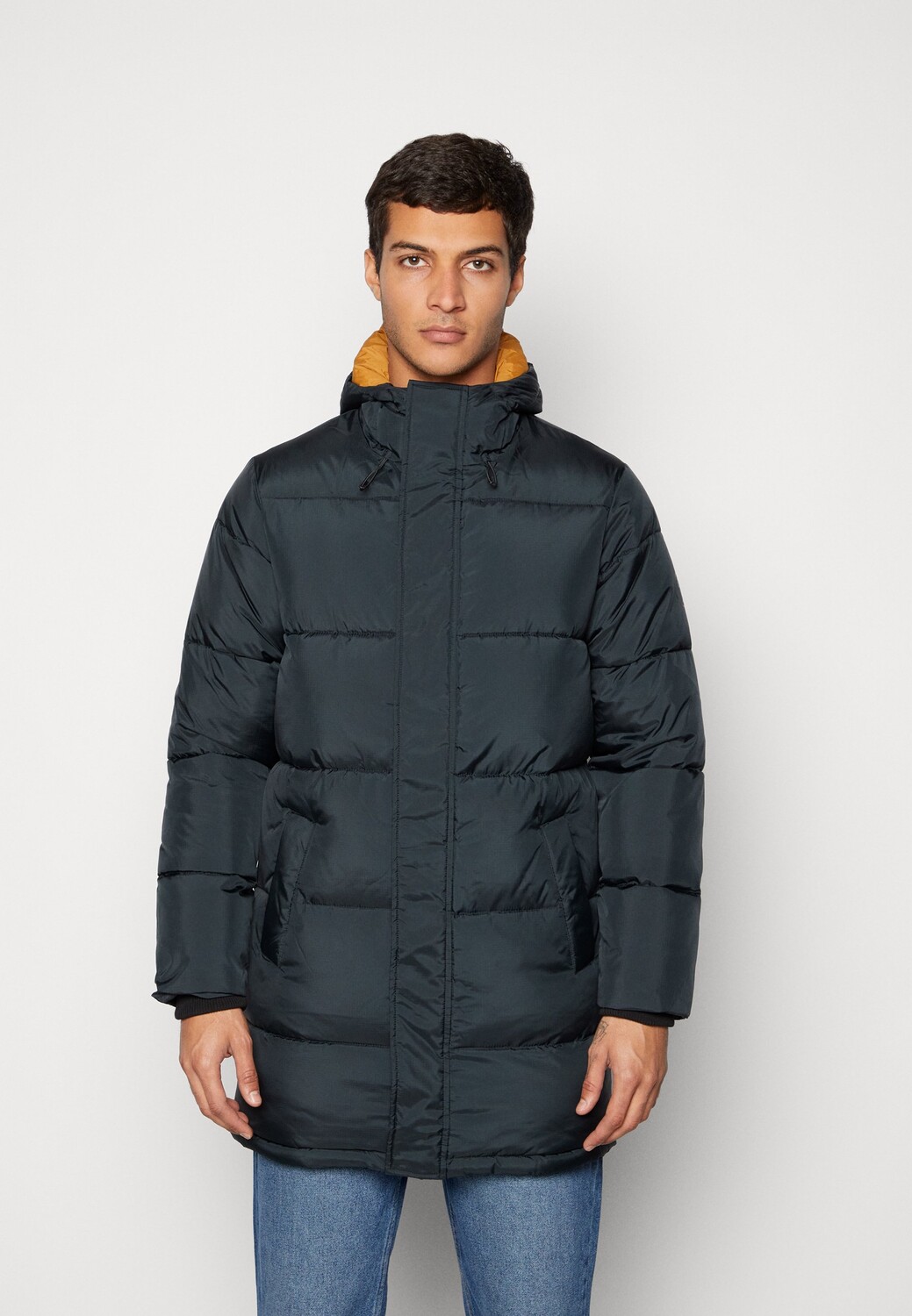 

Пальто зимнее Knowledgecotton Apparel, черный