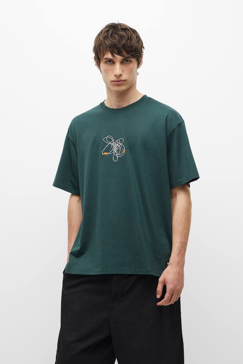 

Футболка с короткими рукавами и вышивкой Pull&Bear, темно-зеленый