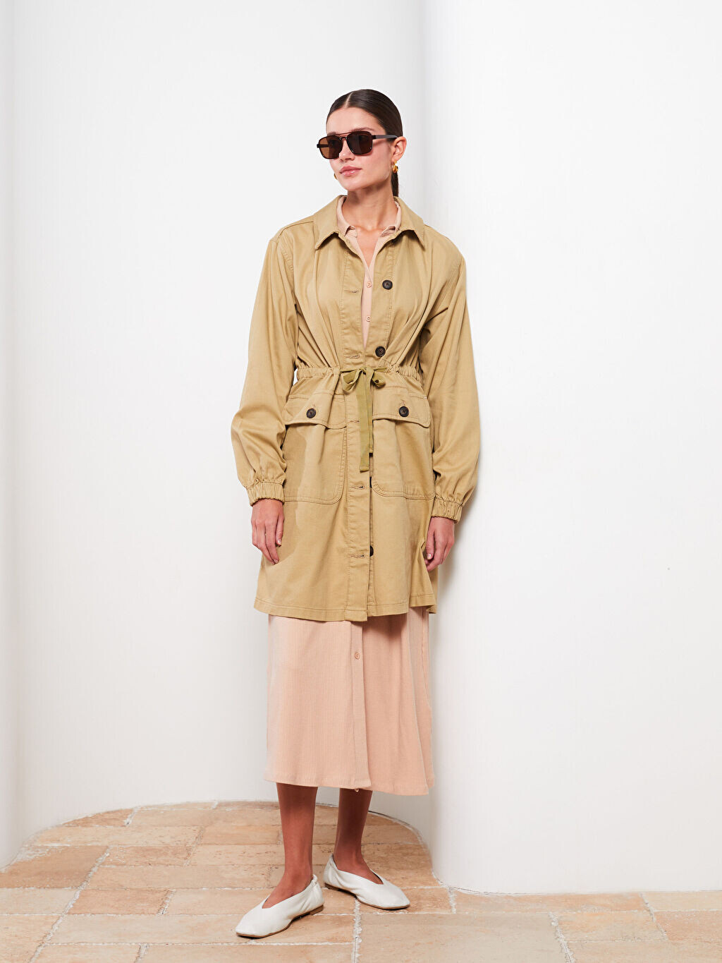

Женское пальто из габардина с прямым воротником и длинными рукавами LCW Modest, Коричневый