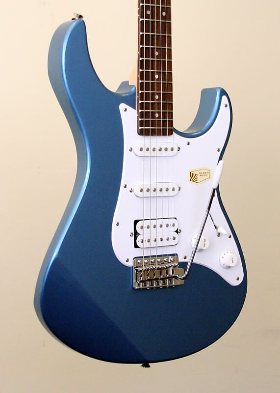 

Электрогитара Yamaha PAC112J Pacifica Blue Blue PAC112J LPB