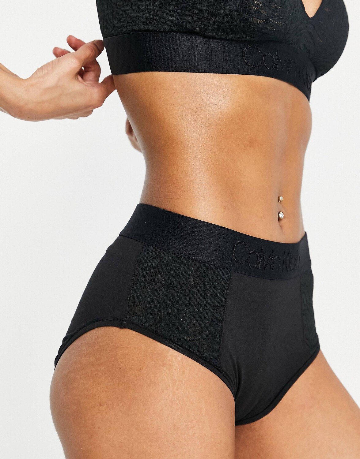 

Черные трусы с завышенной талией и кружевными вставками Calvin Klein Intrinsic