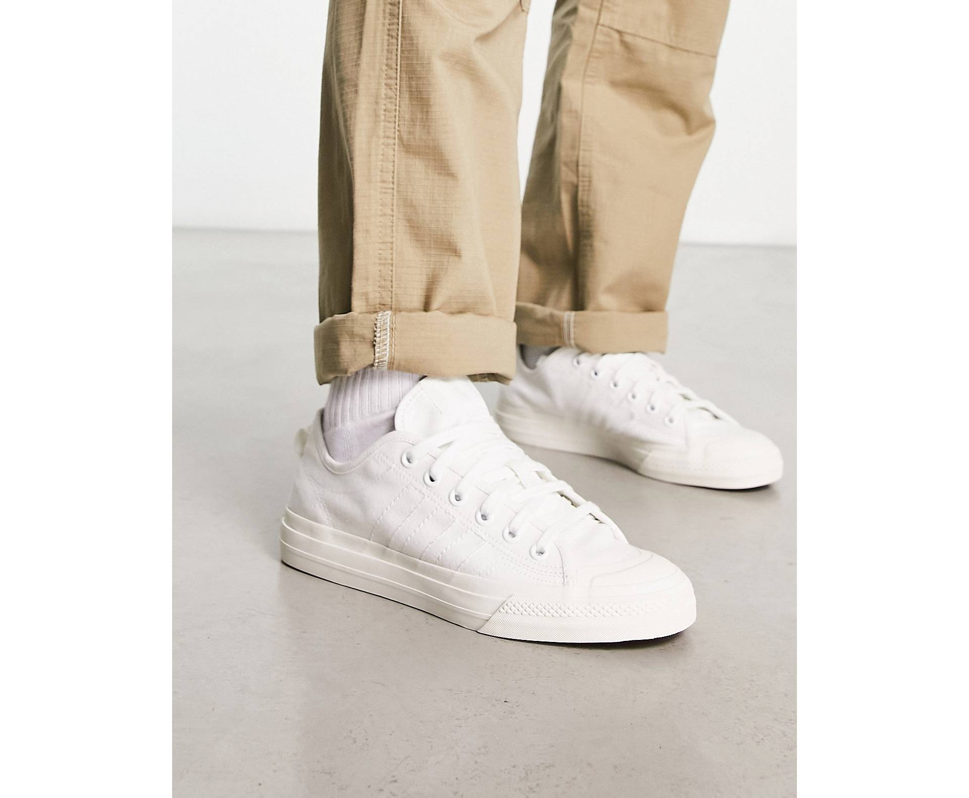 Белые кроссовки adidas Originals Nizza RF черно белые кроссовки adidas originals nizza rf
