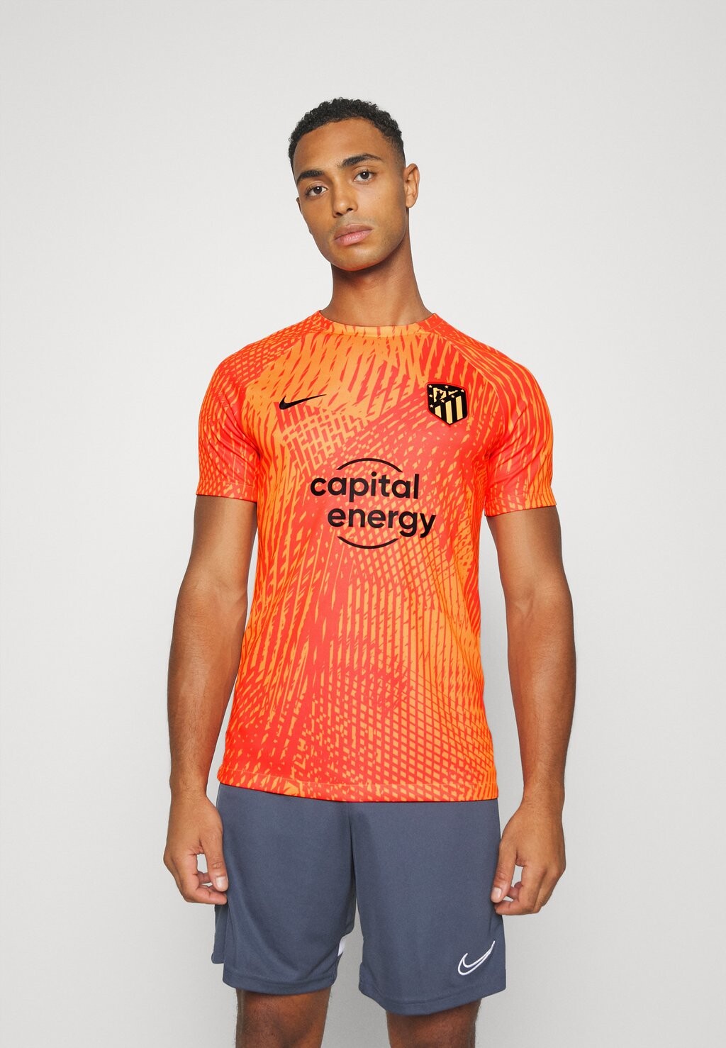 

Спортивная футболка Nike