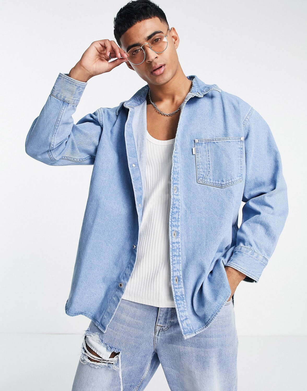 

Голубая джинсовая рубашка оверсайз Levi's Silvertab с карманом