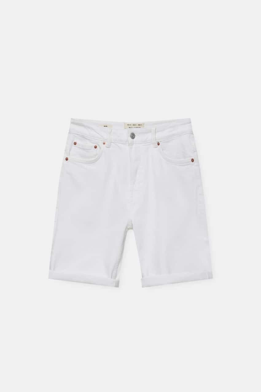 

Джинсовые шорты-бермуды облегающего кроя Pull&Bear, белый
