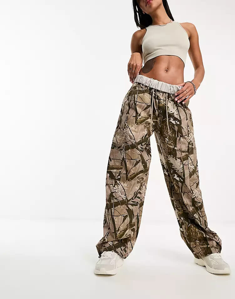 

Брюки-карго ASOS DESIGN Parachute With Rolled Waistband, мультиколор