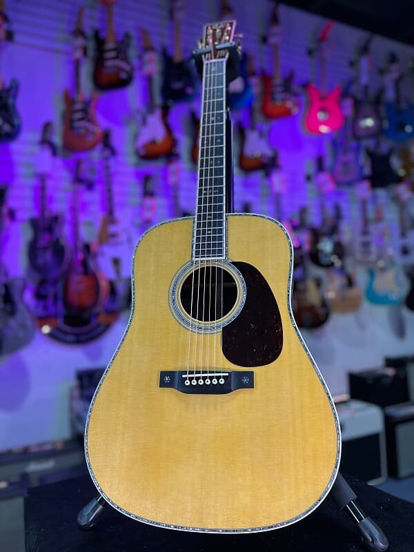 

Акустическая гитара Martin D-42, натуральный