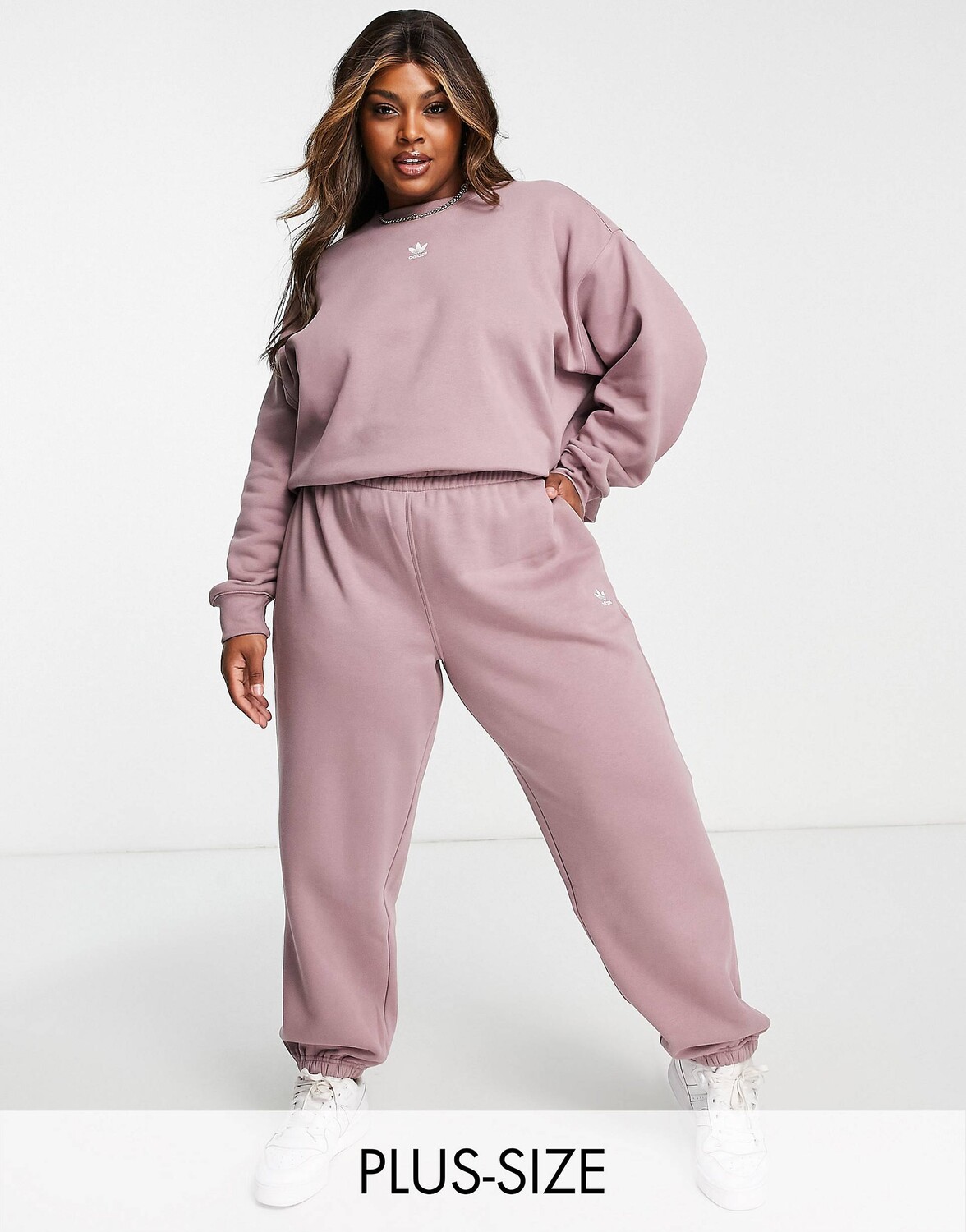 

Лиловые джоггеры adidas Originals Plus Essentials