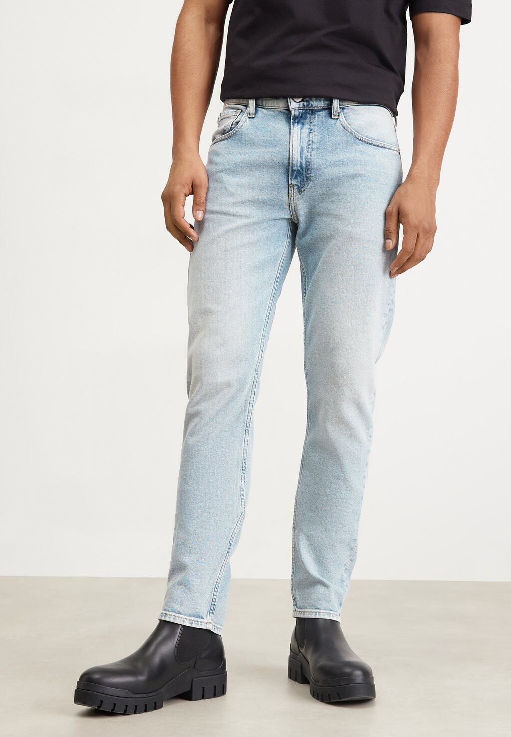 

Зауженные джинсы Calvin Klein Jeans, светло-синий
