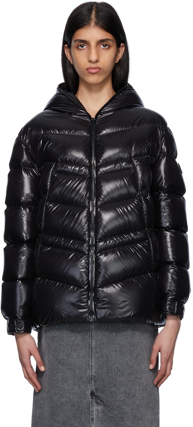

Черный пуховик Clair Moncler