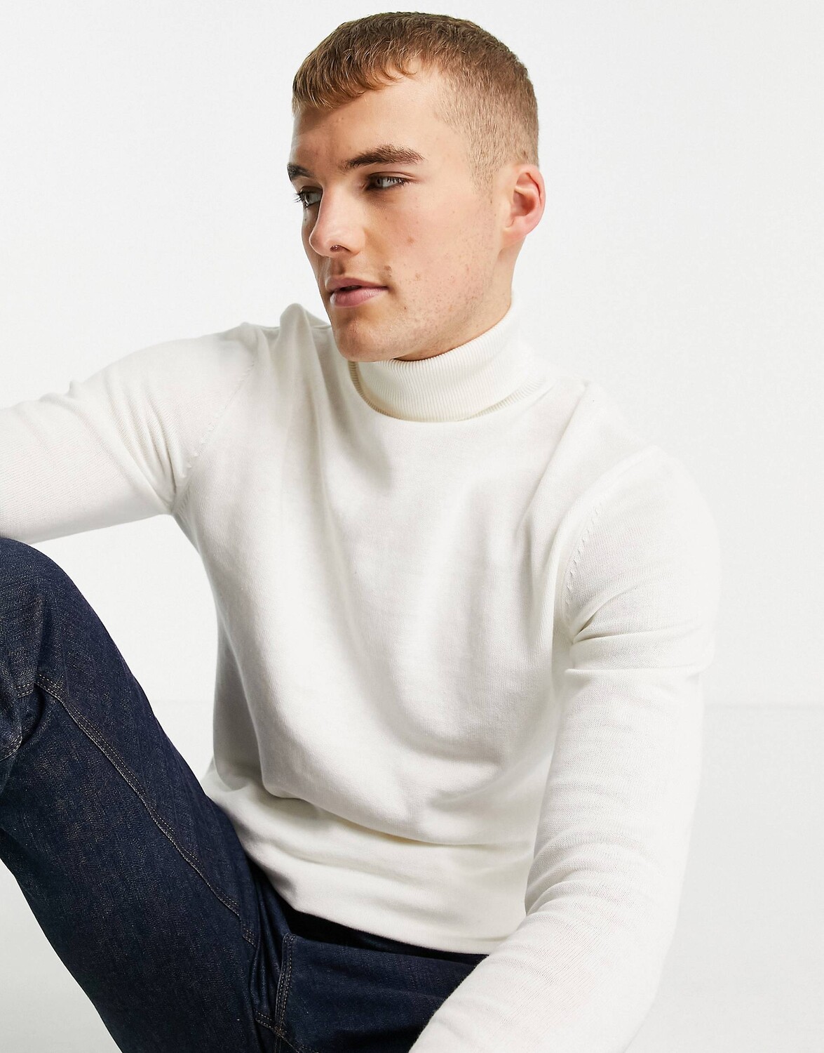 

Белый вязаный джемпер с высоким воротником из хлопка ASOS DESIGN