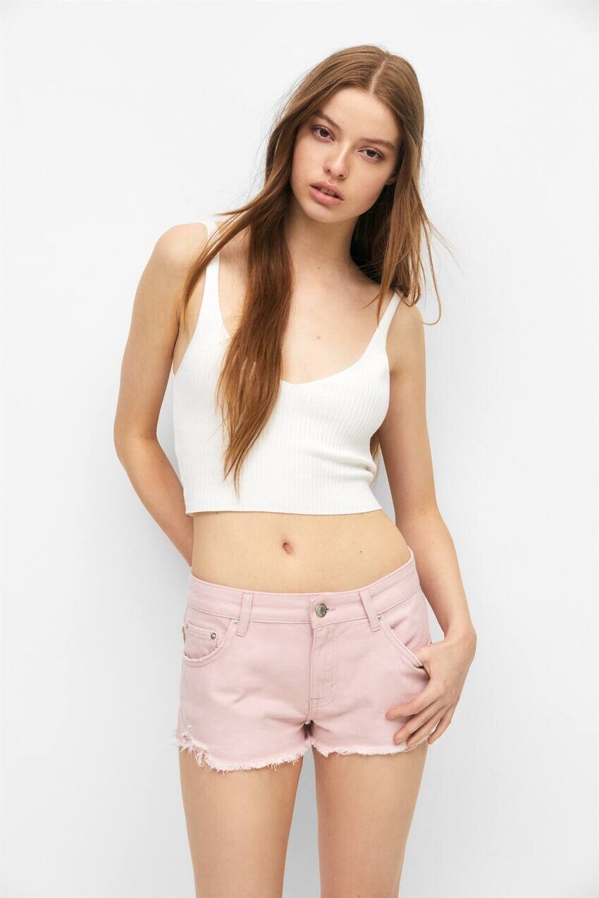 

Рваные шорты с заниженной талией Pull&Bear, розовый