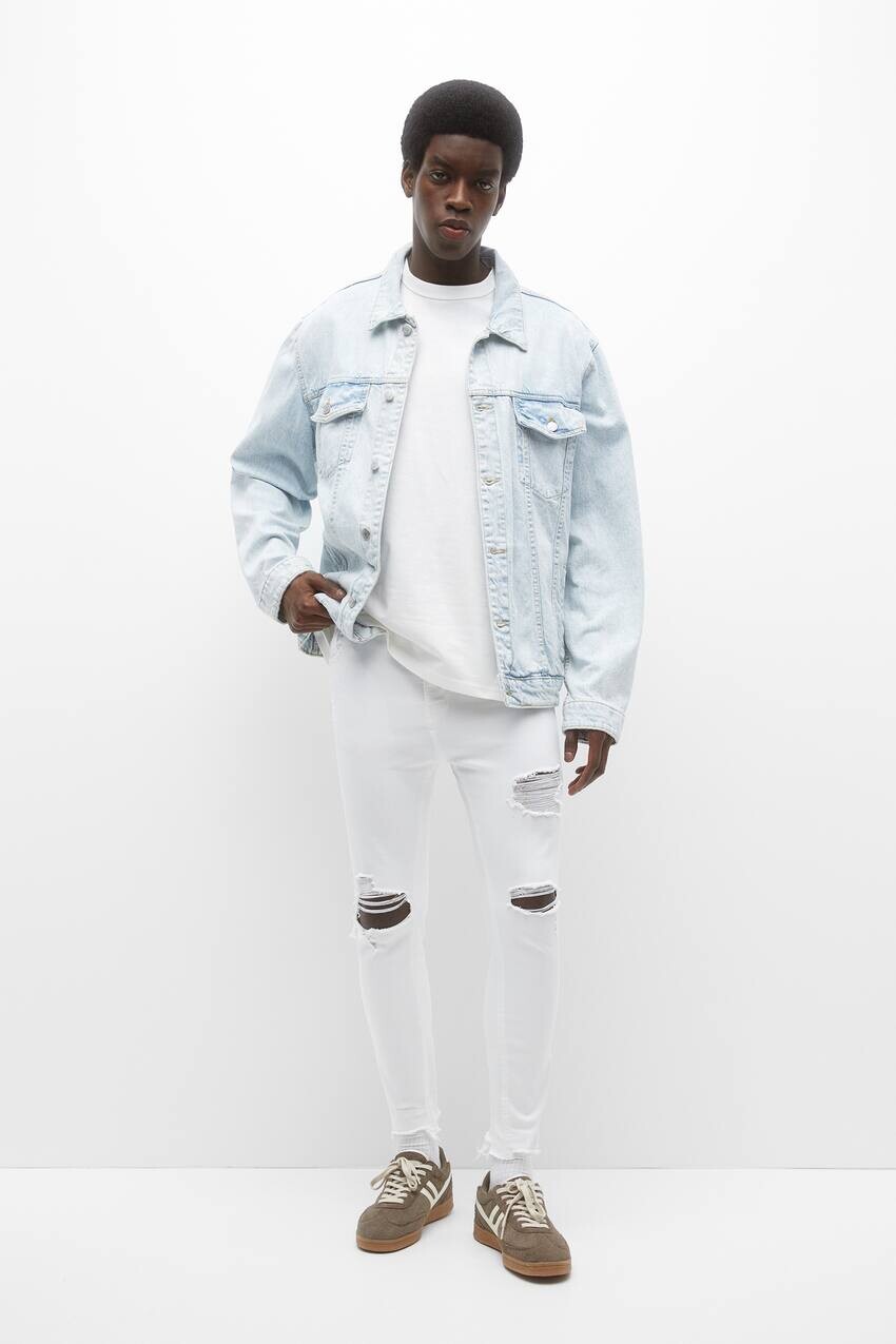 

Рваные джинсы-морковки Pull&Bear, белый