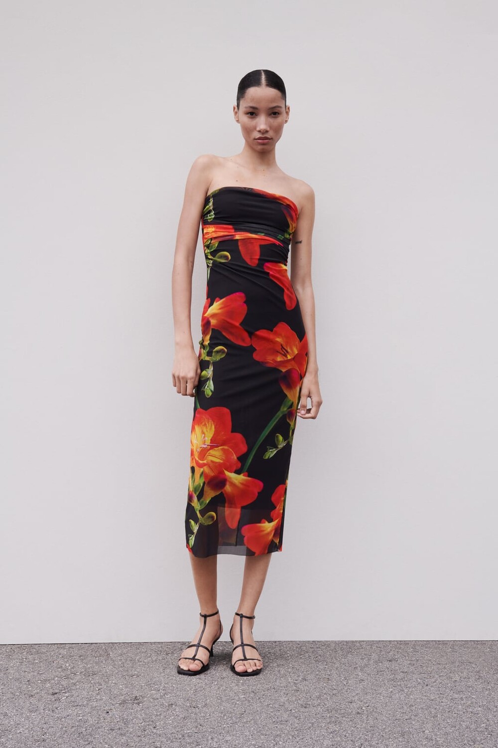 

Платье с принтом ZARA, черный