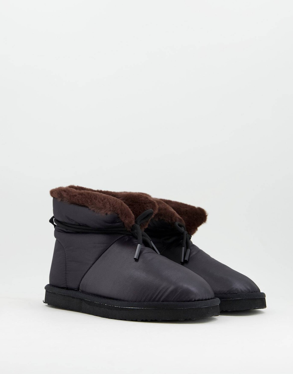 

Черные пуховые тапочки ASOS DESIGN Zeke