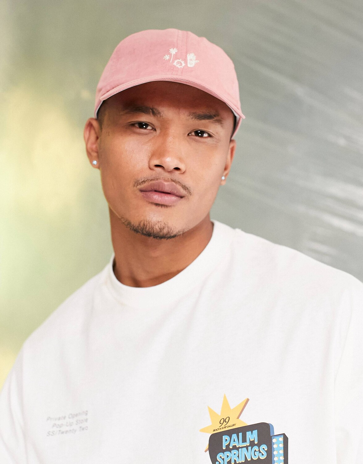

Розовая мягкая бейсболка с вышивкой ASOS DESIGN