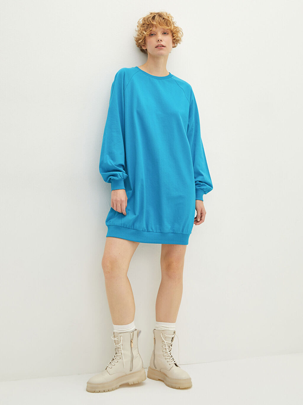 

Прямое женское платье с круглым вырезом и длинными рукавами LCW Casual