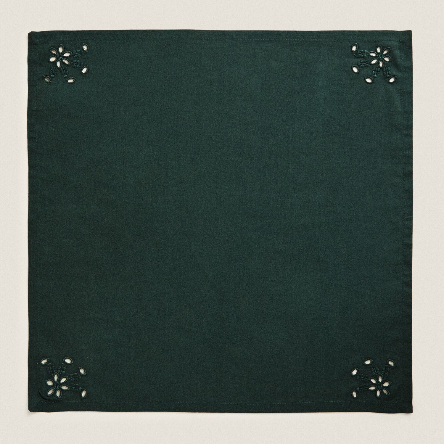

Набор салфеток Zara Home Of Embroidered Cotton Christmas, 45 x 45 см, 2 предмета, темно-зеленый
