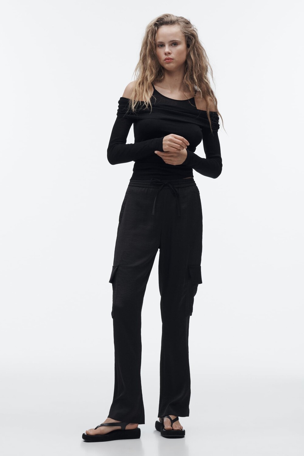 

Атласные брюки карго ZARA, черный