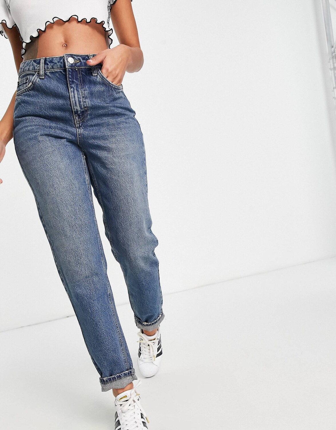 

Темно-синие джинсы Mom Topshop